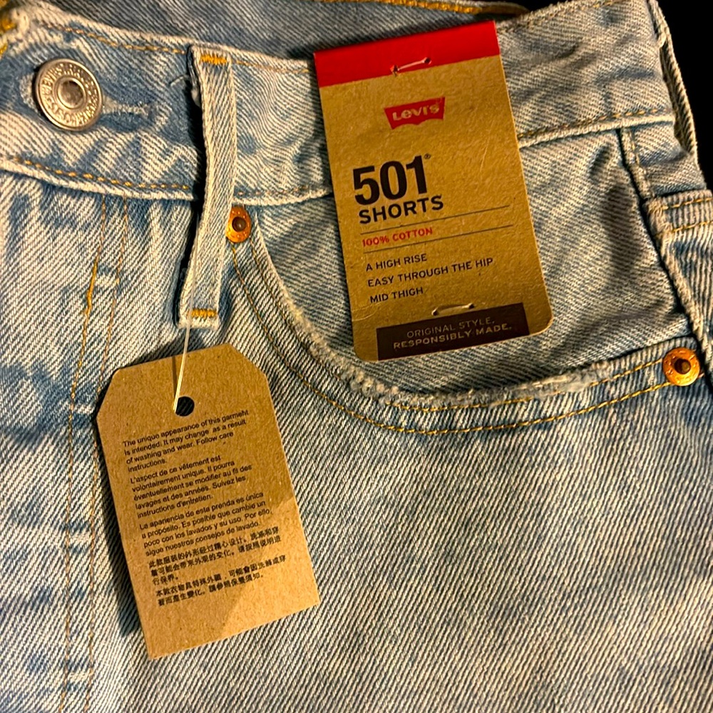 Levi’s 501 shorts size 24